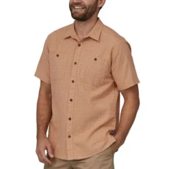 Patagonia Men's Back Step Short-Sleeve Shirt -Garmentra Sales Store Patagonia 53139 RFTPRainfallPlaidTripBrown 1modelfront